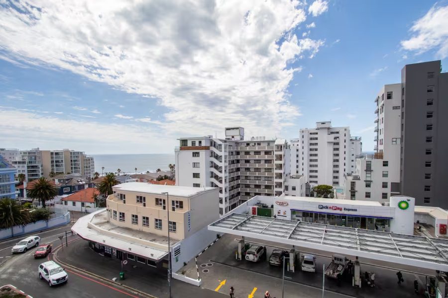 1 Bedroom Property for Sale in Sea Point Western Cape